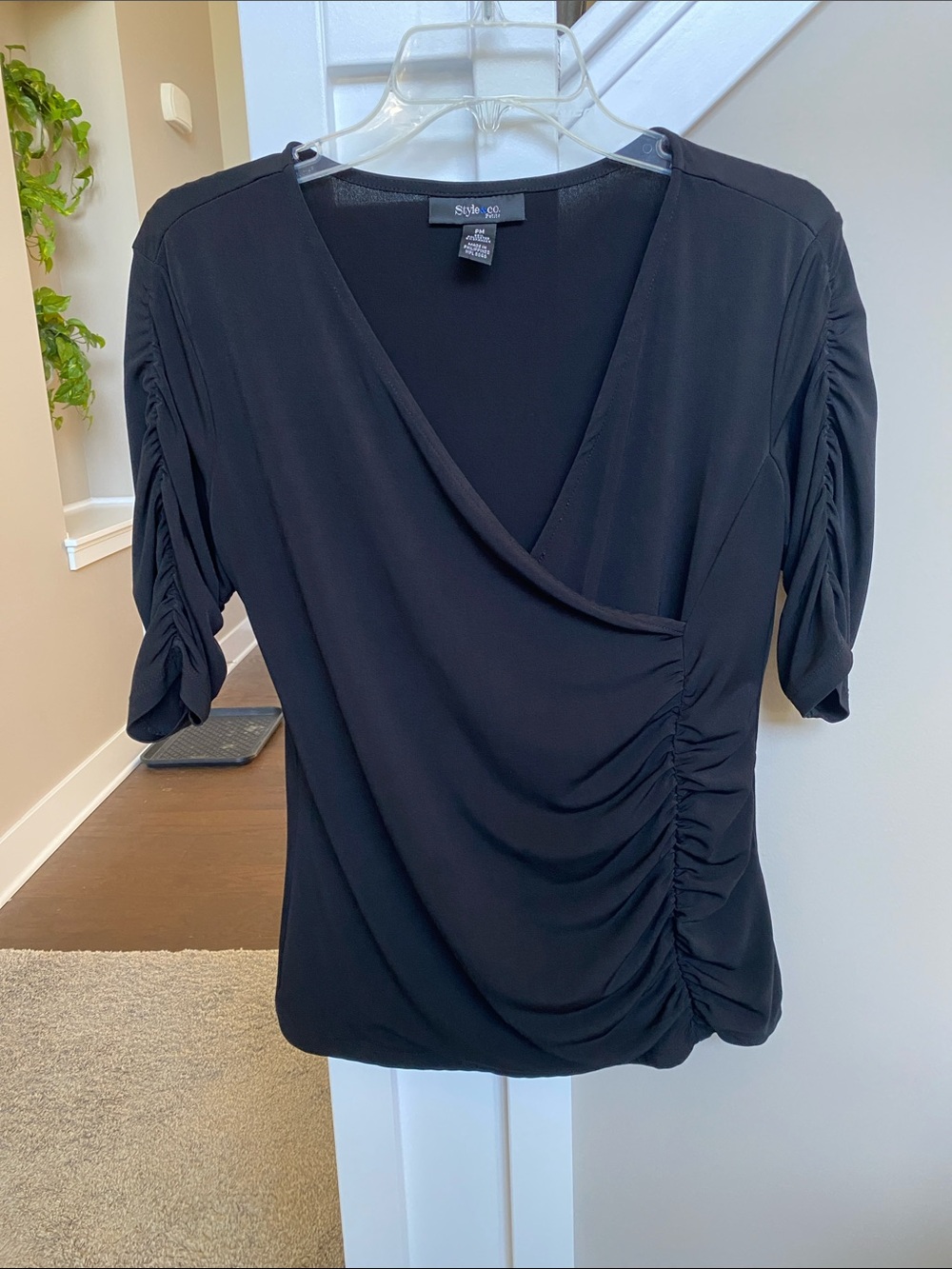 Split V-neck Stretch Black Top